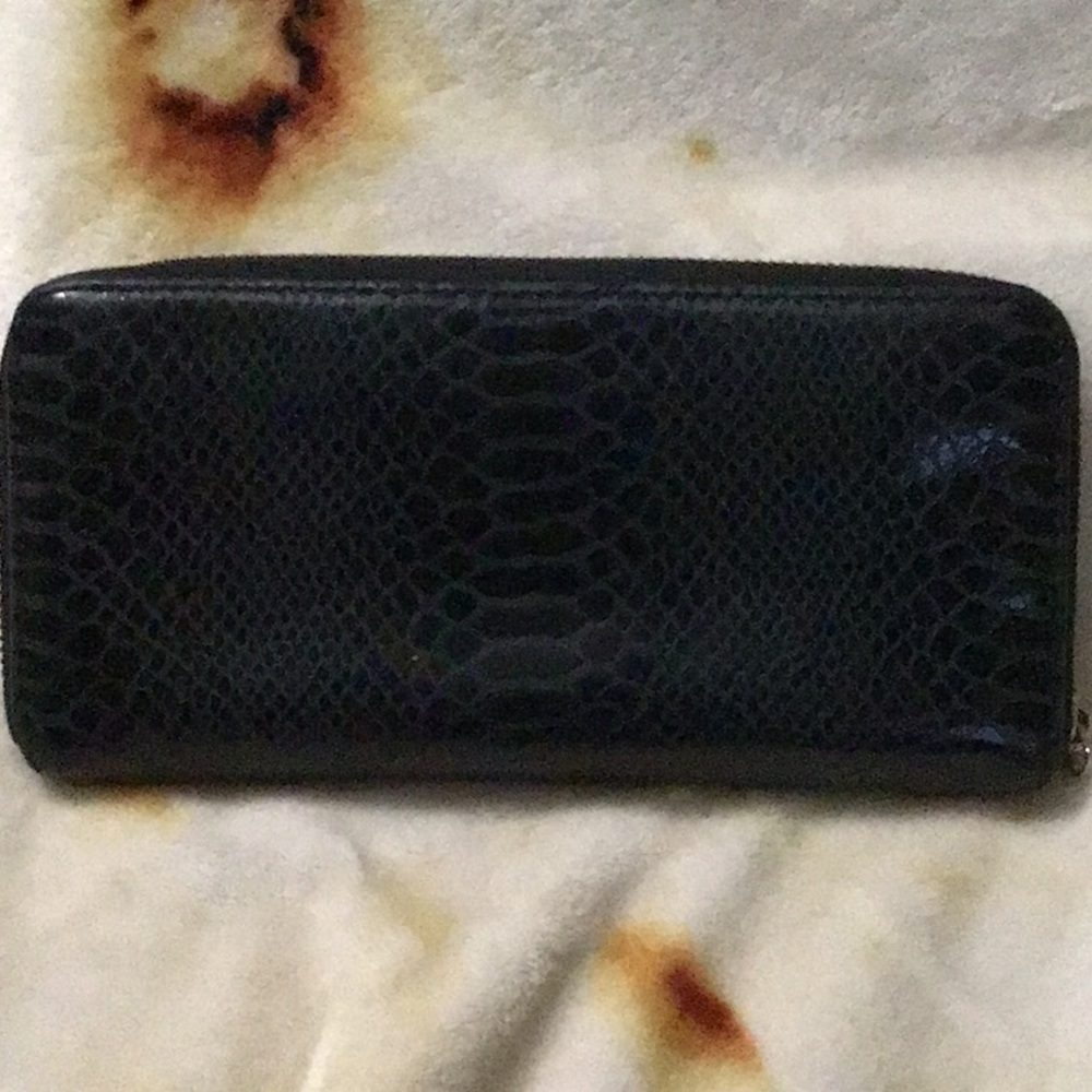 Michael Kors Black Snake Print Wallet - Picture 2 of 3